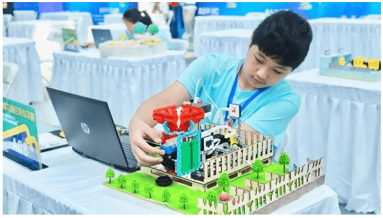 创新科技加速物联网应用，栗携小栗方AIoT亮相白名单赛事