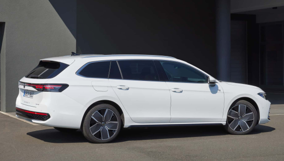 大众2024款帕萨特：全新外观设计，内部升级，更多动力选择