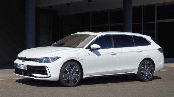 大众2024款帕萨特：全新外观设计，内部升级，更多动力选择