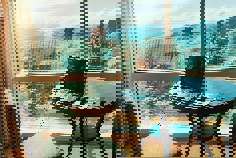 9 月开始实施的新规将对我们的生活产生影响：改善室内网络信号建筑新标准、规范网上销售化妆品等