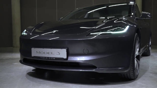 新款特斯拉 Model 3 实车 / 官图亮相,此前消息称今日上市