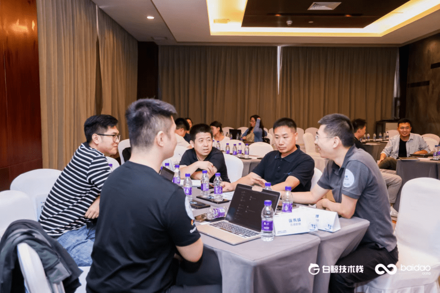 大模型时代：企业AI应用落地的重构范式与人才培育之道