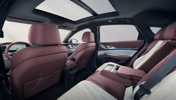 比亚迪海豹 DM-i在成都车展首次亮相,即将于9月6日正式上市!