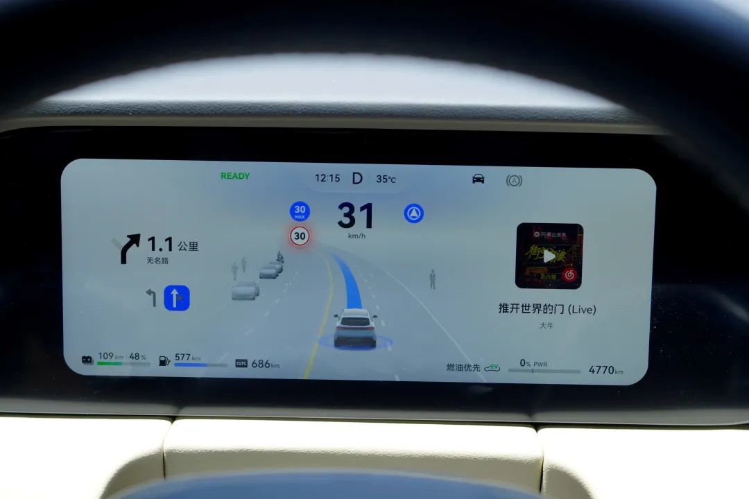 特斯拉的辅助驾驶再次被马斯克吹捧,却引发了法律纠纷