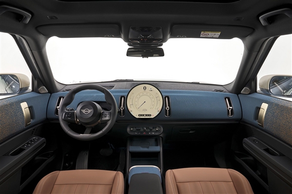 MINI Countryman新特点揭秘:尺寸增大、续航提升与内饰升级