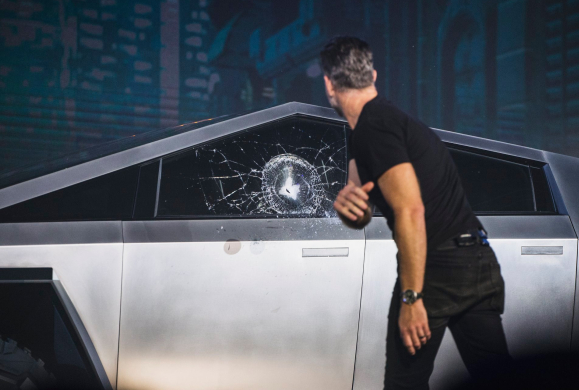 男性气质 vs. 电动汽车:研究揭示的态度差异