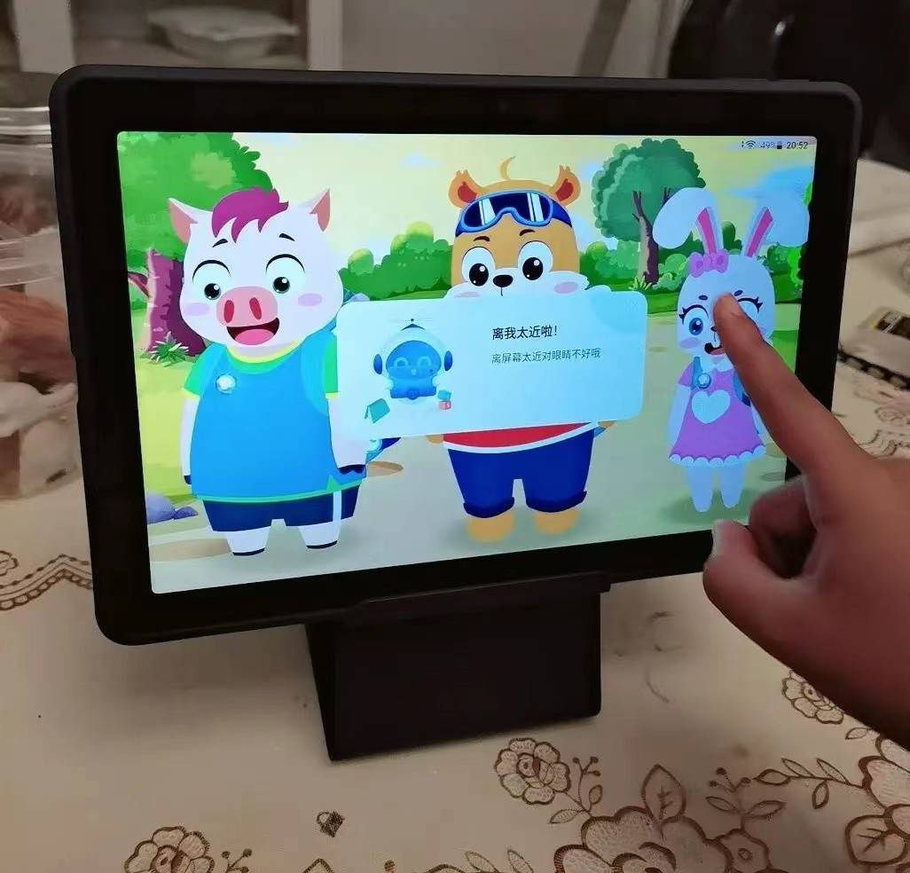 用科大讯飞AI学习机C10，跌至1699元，助力学生提升学习效率和成绩