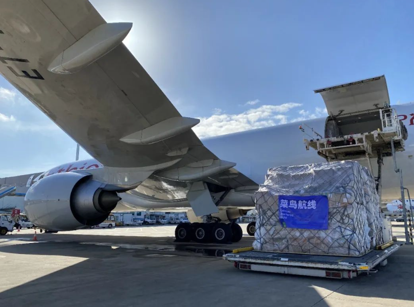 菜鸟国际推出欧美到中国“门到港”三日达产品，号称“晚到必赔”