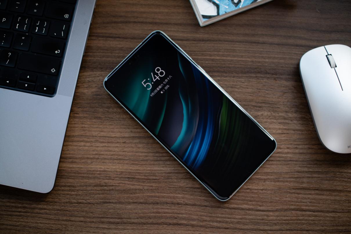 华为 Mate 60 Pro 爆火！以全新外观设计亮相，致敬奔腾不息的力量