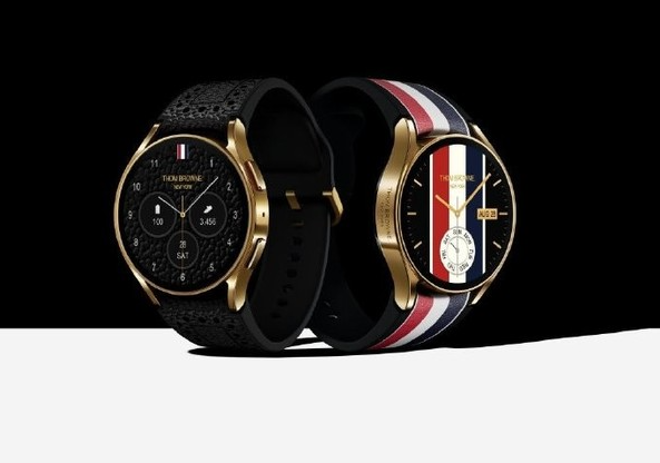 三星联名手机走向时尚 Thom Browne版外观首次曝光