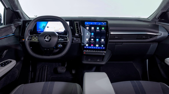 雷诺Scenic E-Tech内饰豪华，搭载强劲动力系统