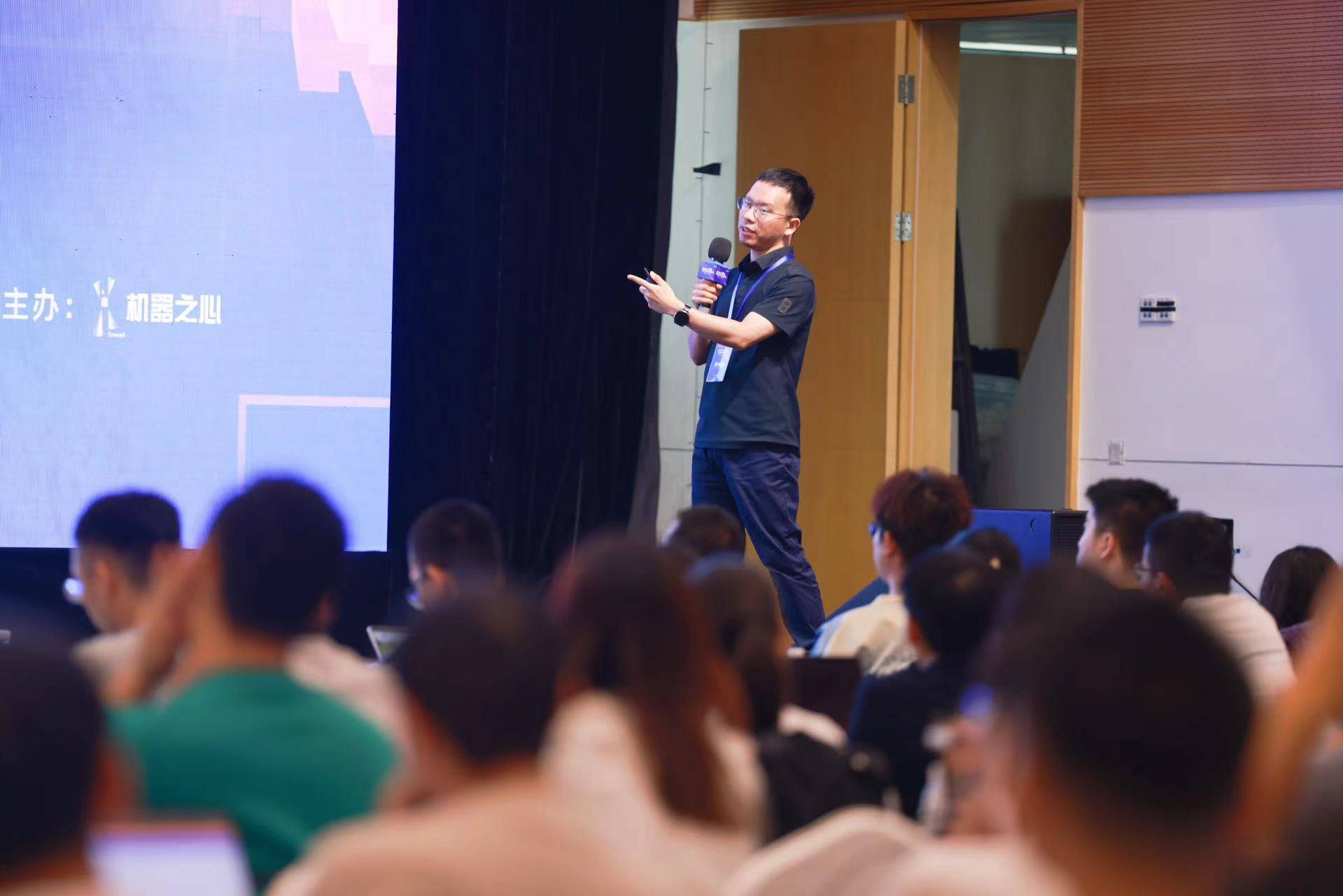 线上开售！首场机器之心 AI 技术论坛圆满收官，这些大模型技术干货值得反复观看