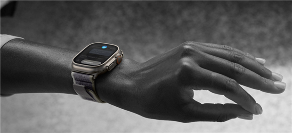 Apple Watch Ultra 2:低光环境下的绝佳伴侣,智能互动升级