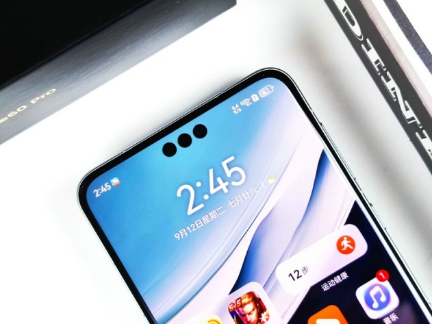 华为Mate60 Pro惊艳亮相：全面升级的性能、通信和拍照体验