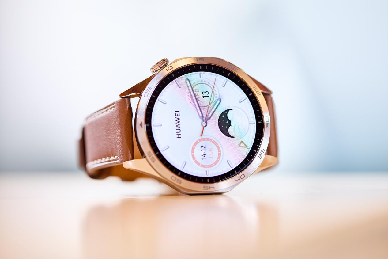 华为手表帕梅拉莫法拉王炸组合在欧洲发布会上掀起轰动！