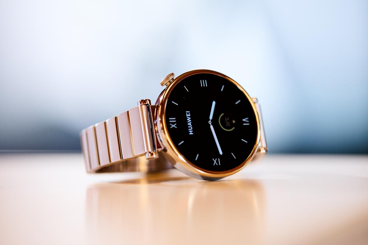 华为手表帕梅拉莫法拉王炸组合在欧洲发布会上掀起轰动！