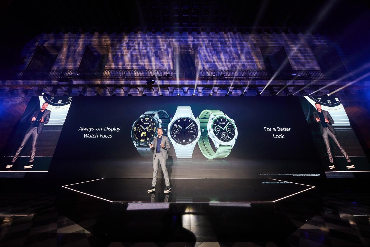 华为手表帕梅拉莫法拉王炸组合在欧洲发布会上掀起轰动！