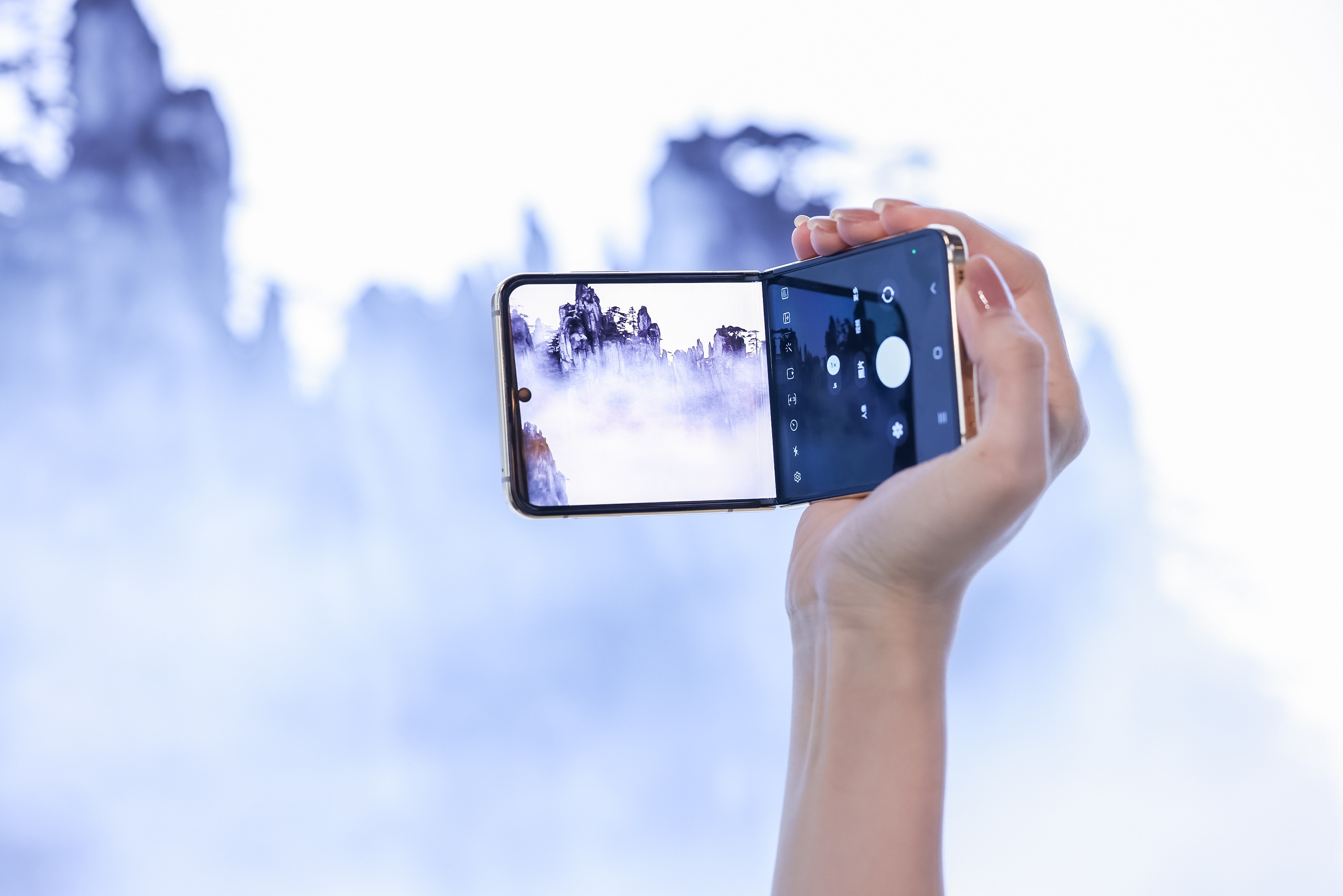 匠心熔铸 耀世而至 心系天下三星W24 | W24 Flip预约通道开启