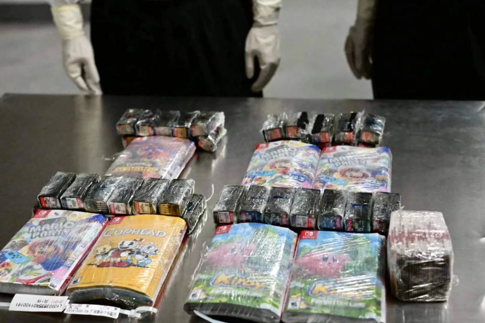 4 名旅客人身绑藏游戏卡入境被查，共 940 张任天堂 Switch 卡带