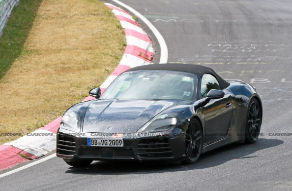 展望未来驾驶体验:保时捷Boxster EV内饰全景展示