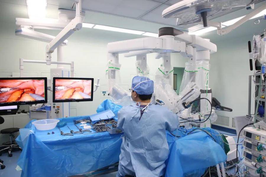 借助机器人精准“操刀”！守护前列腺癌患者健康