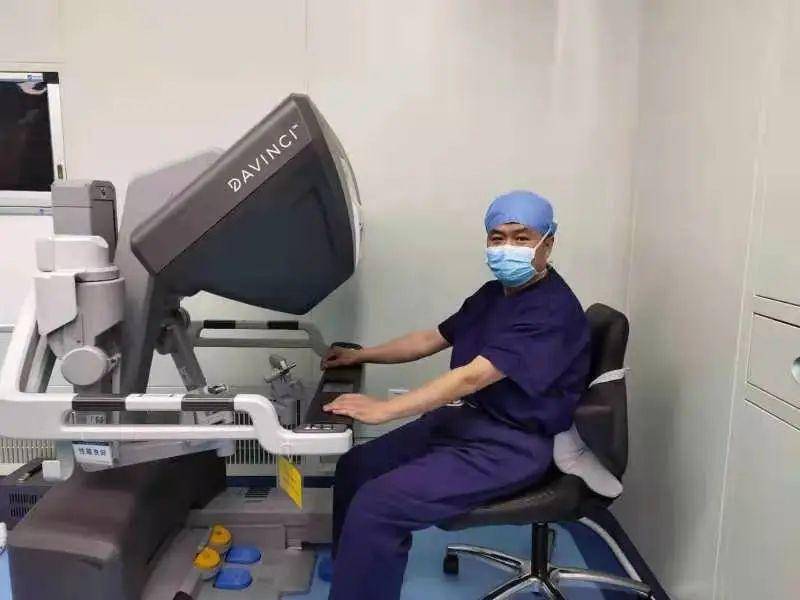借助机器人精准“操刀”！守护前列腺癌患者健康
