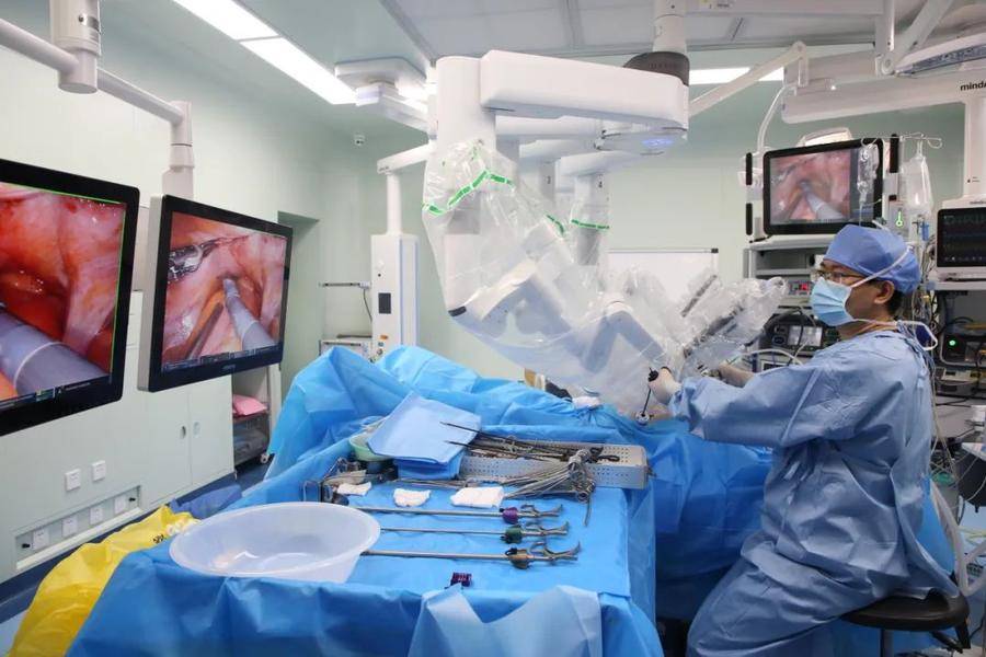 借助机器人精准“操刀”！守护前列腺癌患者健康