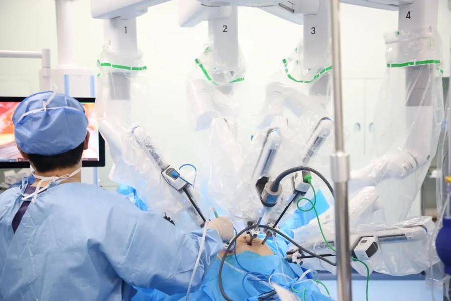 借助机器人精准“操刀”！守护前列腺癌患者健康