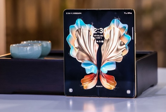 三星W24与W24 Flip手机：将高贵陶瓷设计与折叠屏技术完美结合