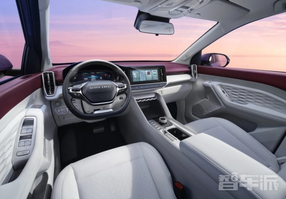 五菱星云搭载创新燃油系统,低油耗高性能令人惊叹