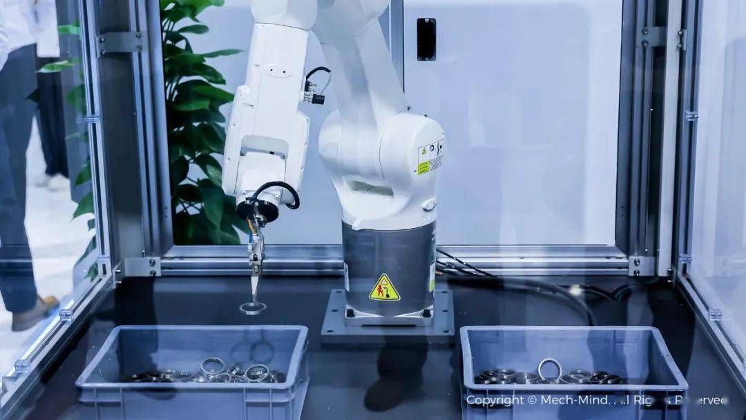 工博会首日 | 梅卡曼德携手七大合作伙伴亮相机器人展，20+智能应用震撼全场