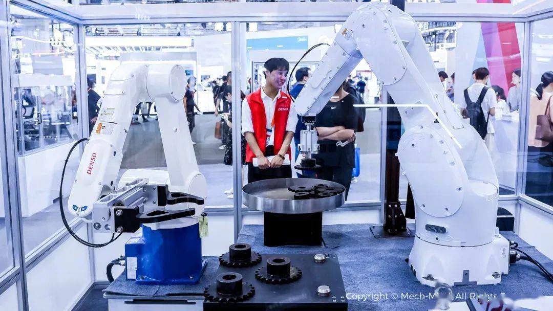 工博会首日 | 梅卡曼德携手七大合作伙伴亮相机器人展，20+智能应用震撼全场