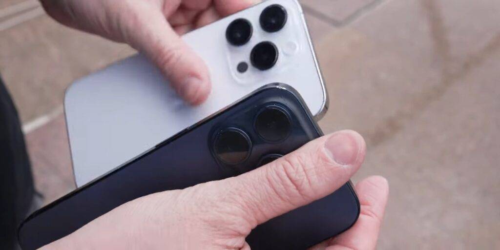 钛金属与不锈钢:iPhone 15 Pro VS 14 Pro 掉落测试,哪个更耐摔?