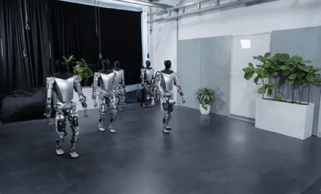 特斯拉人形机器人进一步进化：通过视觉自主分类实现瑜伽能力