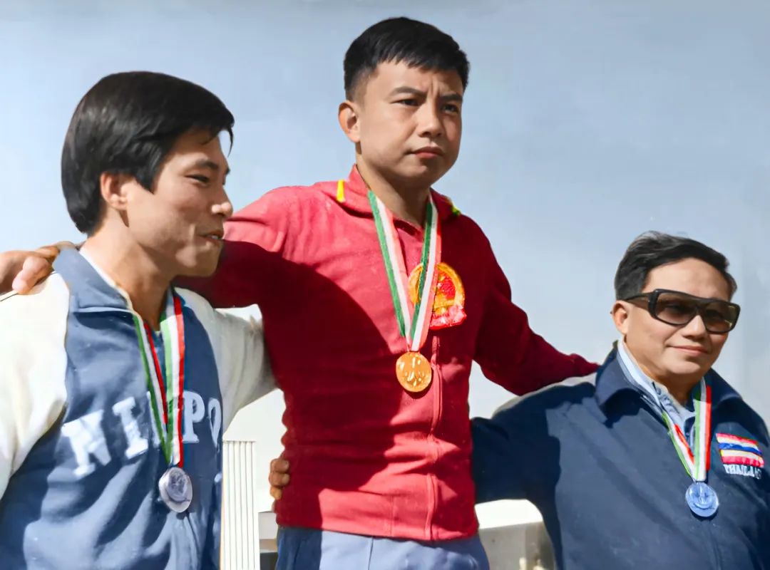 他们用AI拭去岁月蒙尘,重现半个世纪前中国亚运首金记忆