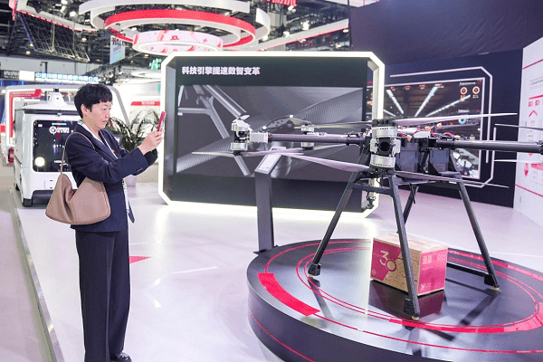 顺丰携方舟AKR150无人机参加第十五届交通展