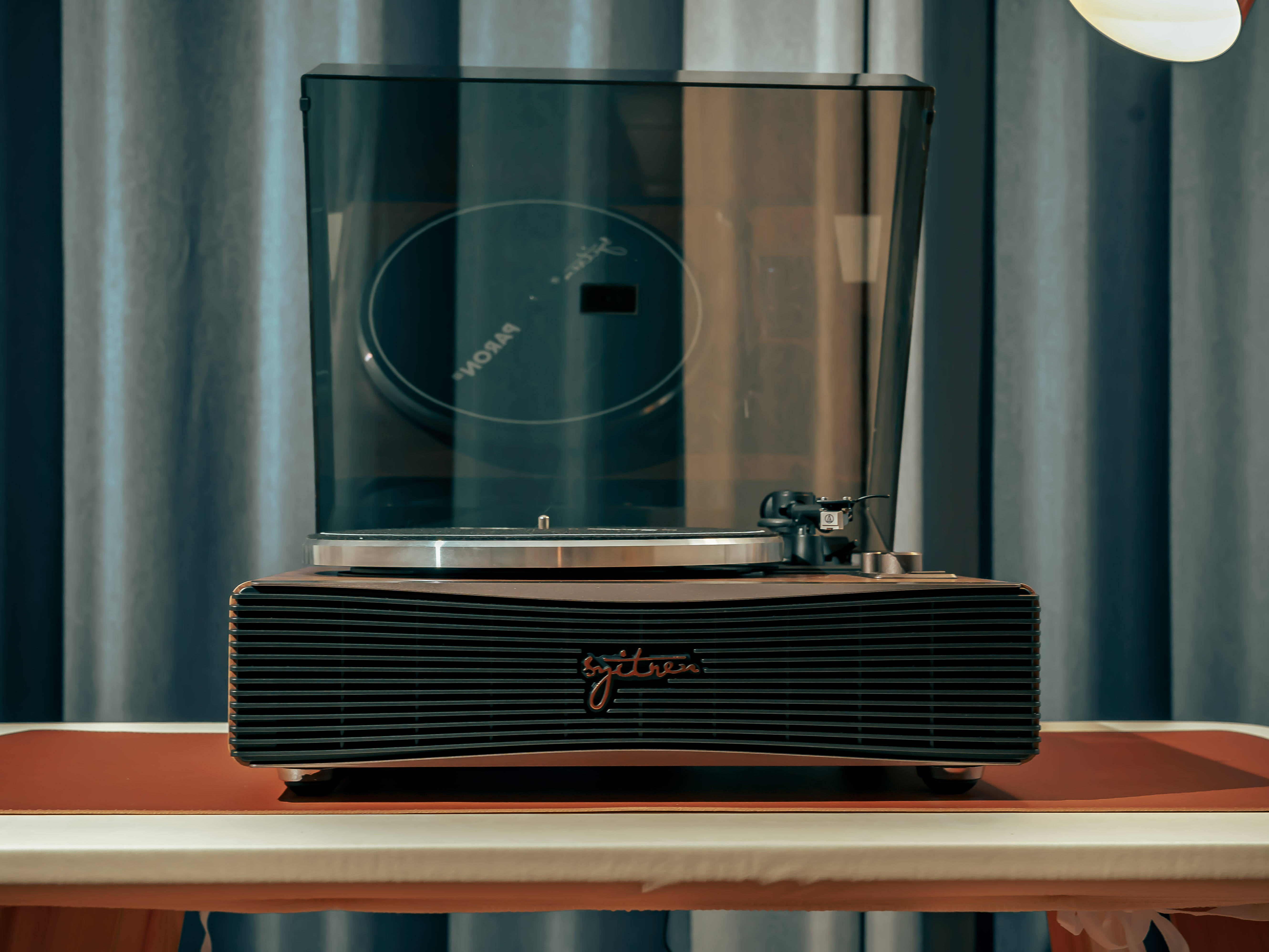 Syitren赛塔林PARON II上手:品味黑胶唱片机独特的复古韵味