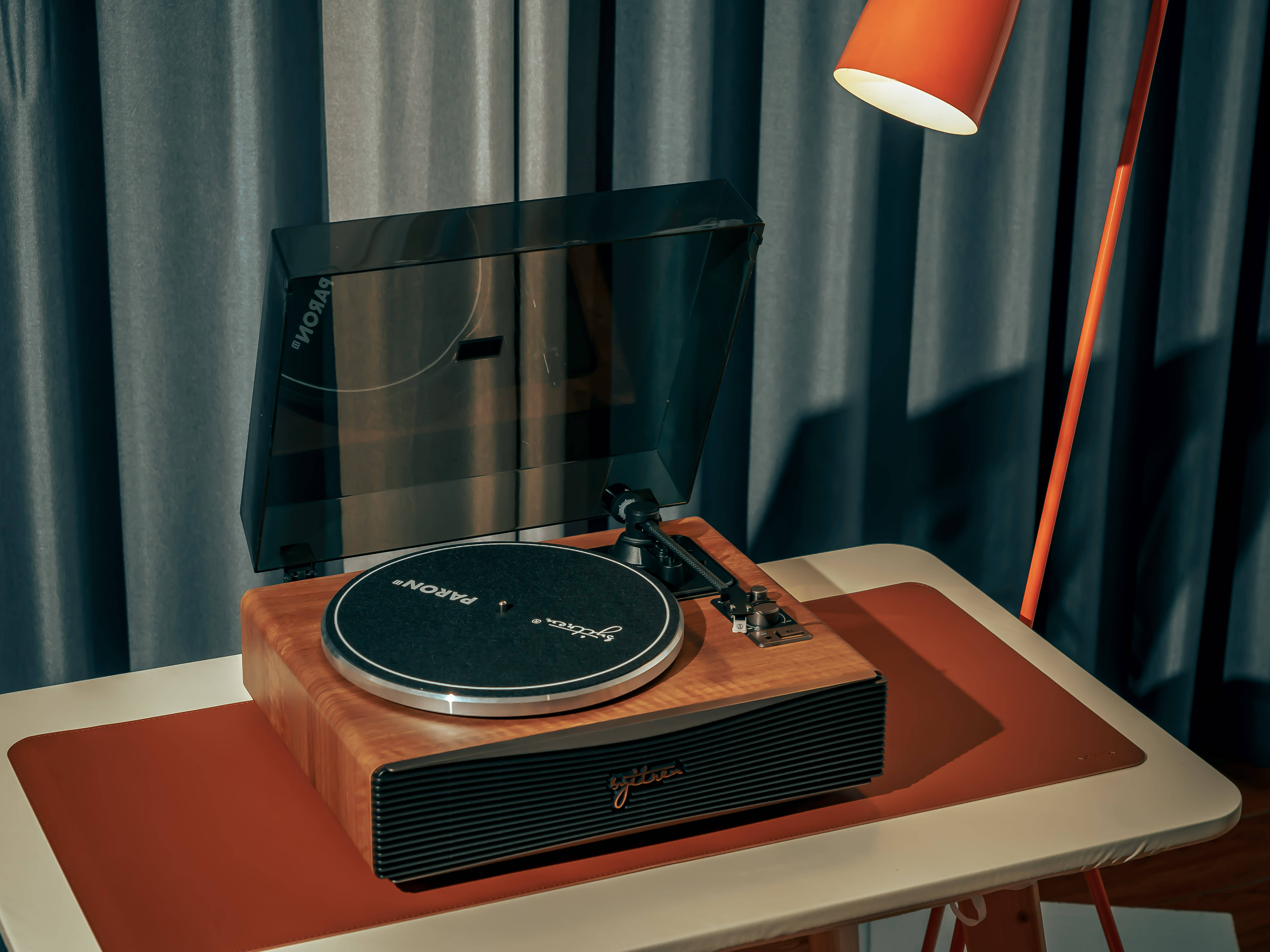 Syitren赛塔林PARON II上手:品味黑胶唱片机独特的复古韵味