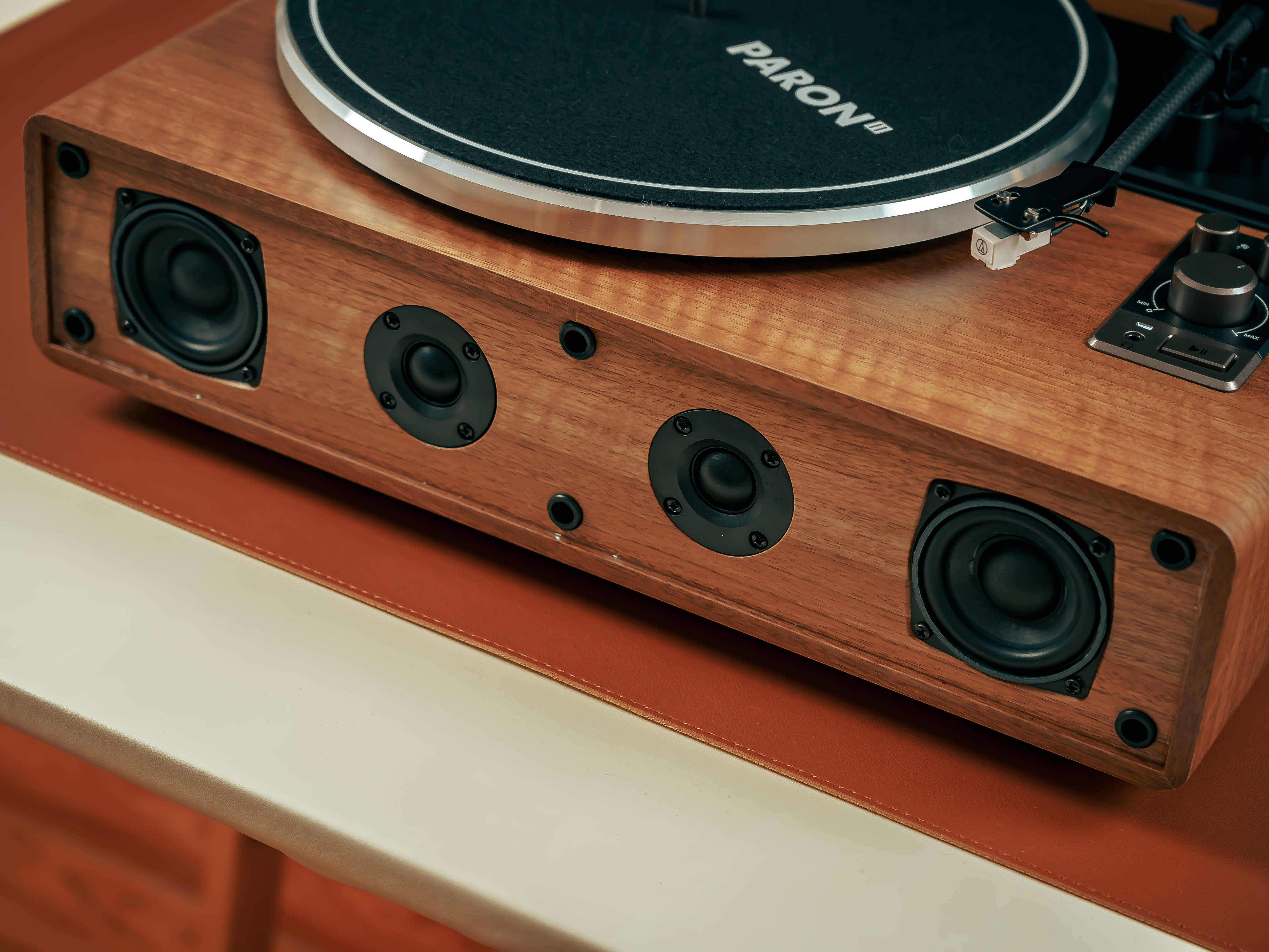 Syitren赛塔林PARON II上手:品味黑胶唱片机独特的复古韵味