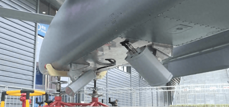 军用无人机的全新版本首次亮相！