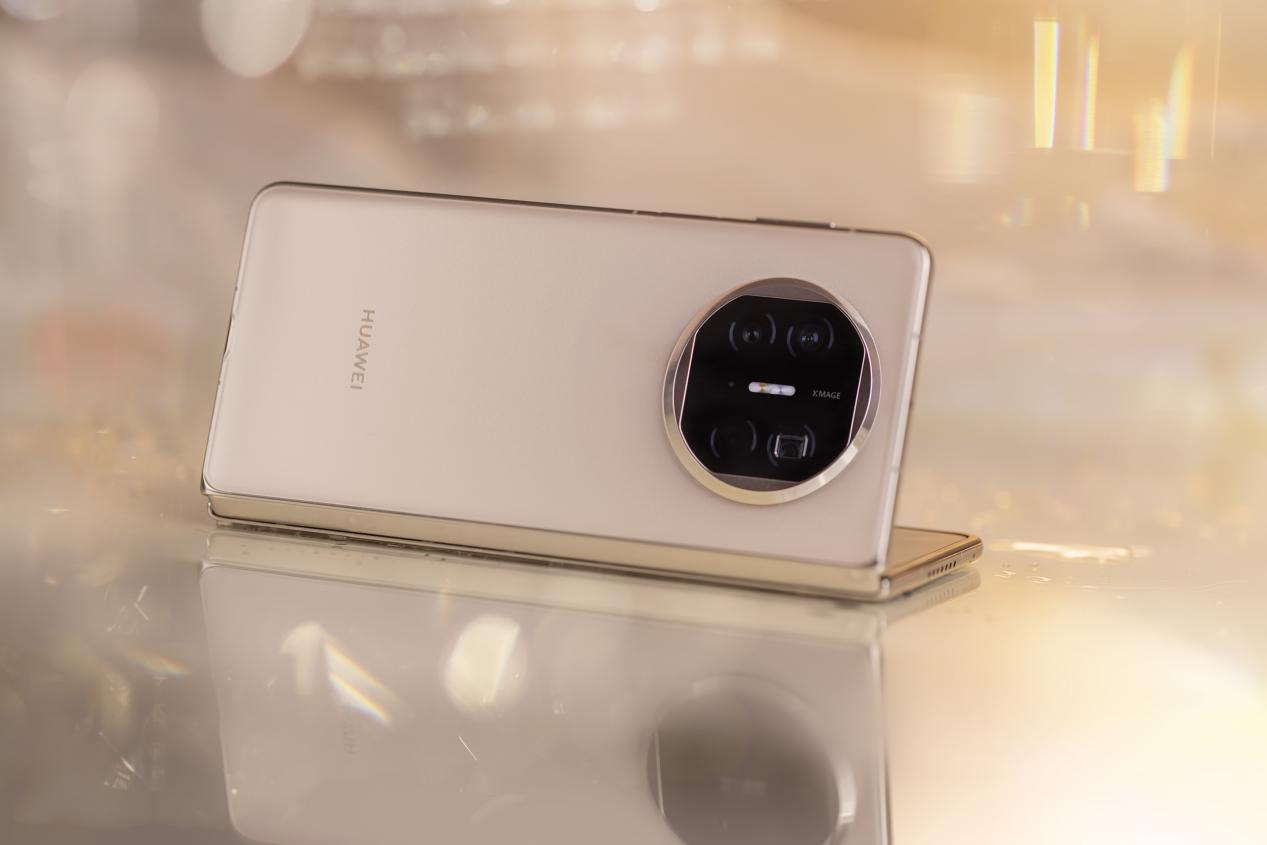 华为开启国庆全国多城路演：亲临感受 Mate X5 遥遥领先的色彩美学、前沿科技