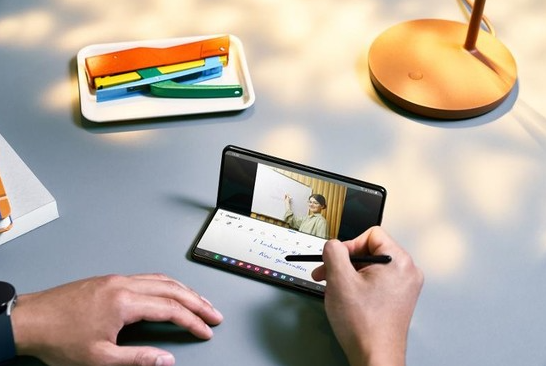 掌上高效办公:三星Galaxy Z Fold5的新一代神器