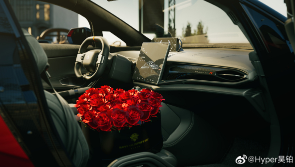 超豪华电动新贵亮相,Hyper昊铂SSR预计价格超过百万元