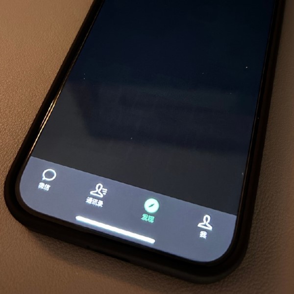 iPhone 15系列新机上市,用户遭遇烧屏问题