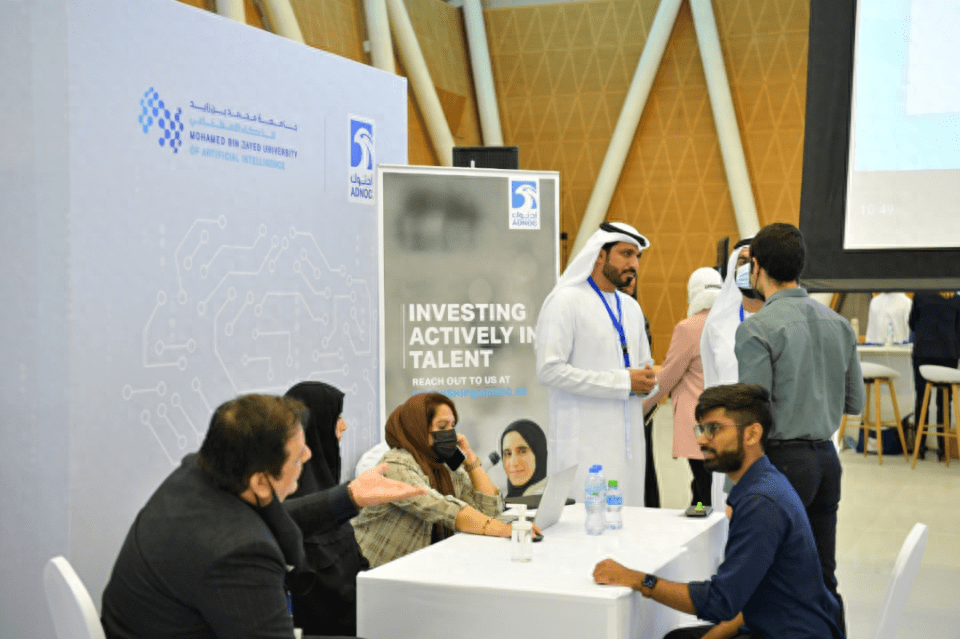 MBZUAI：四年内成为全球第18名的人工智能大学