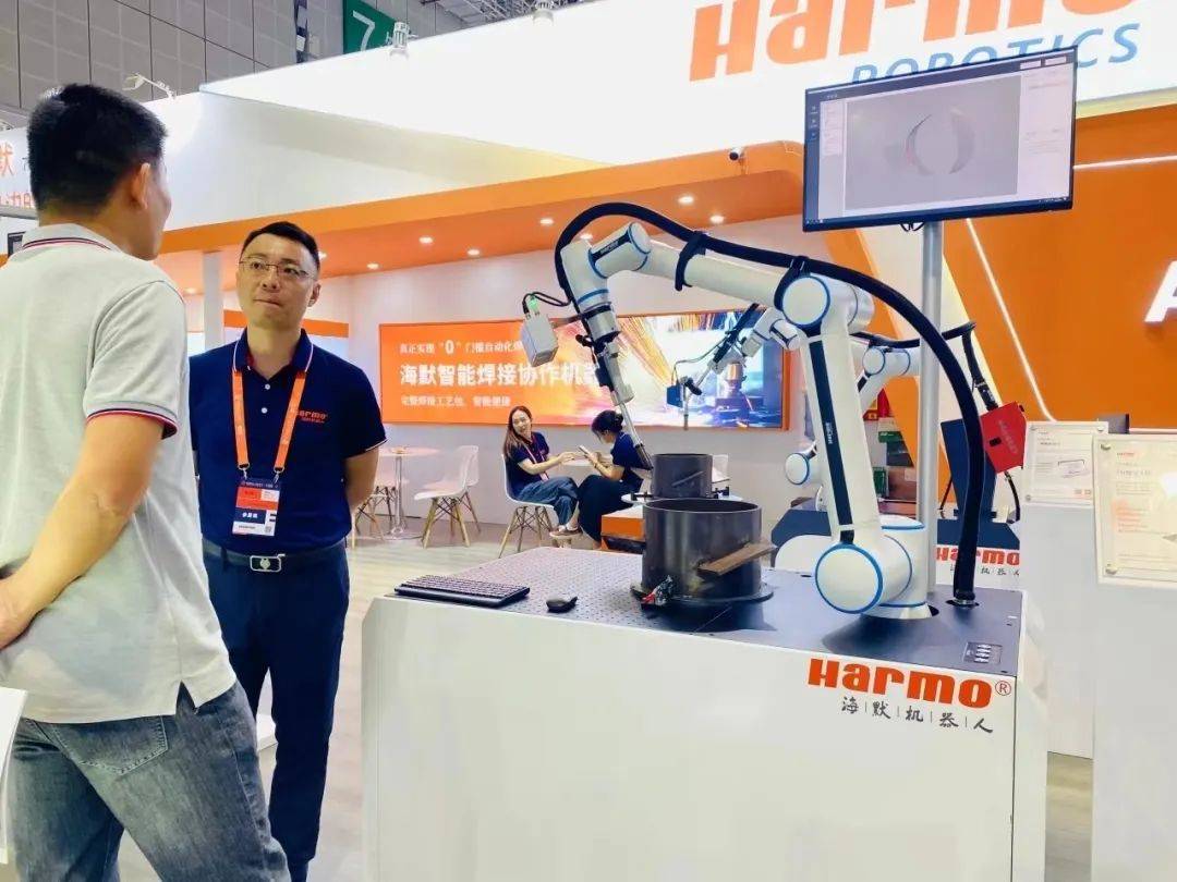 AI+焊接，工博会上的海默机器人“技多不压身”