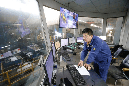 八钢公司引入105台“宝罗”机器人，智慧制造迈出坚实一步