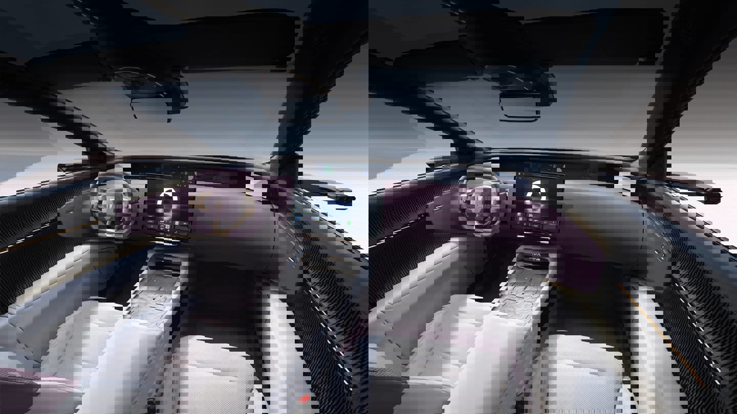 奔驰 S 级不会采用华为鸿蒙车机？官方回应：消息不属实