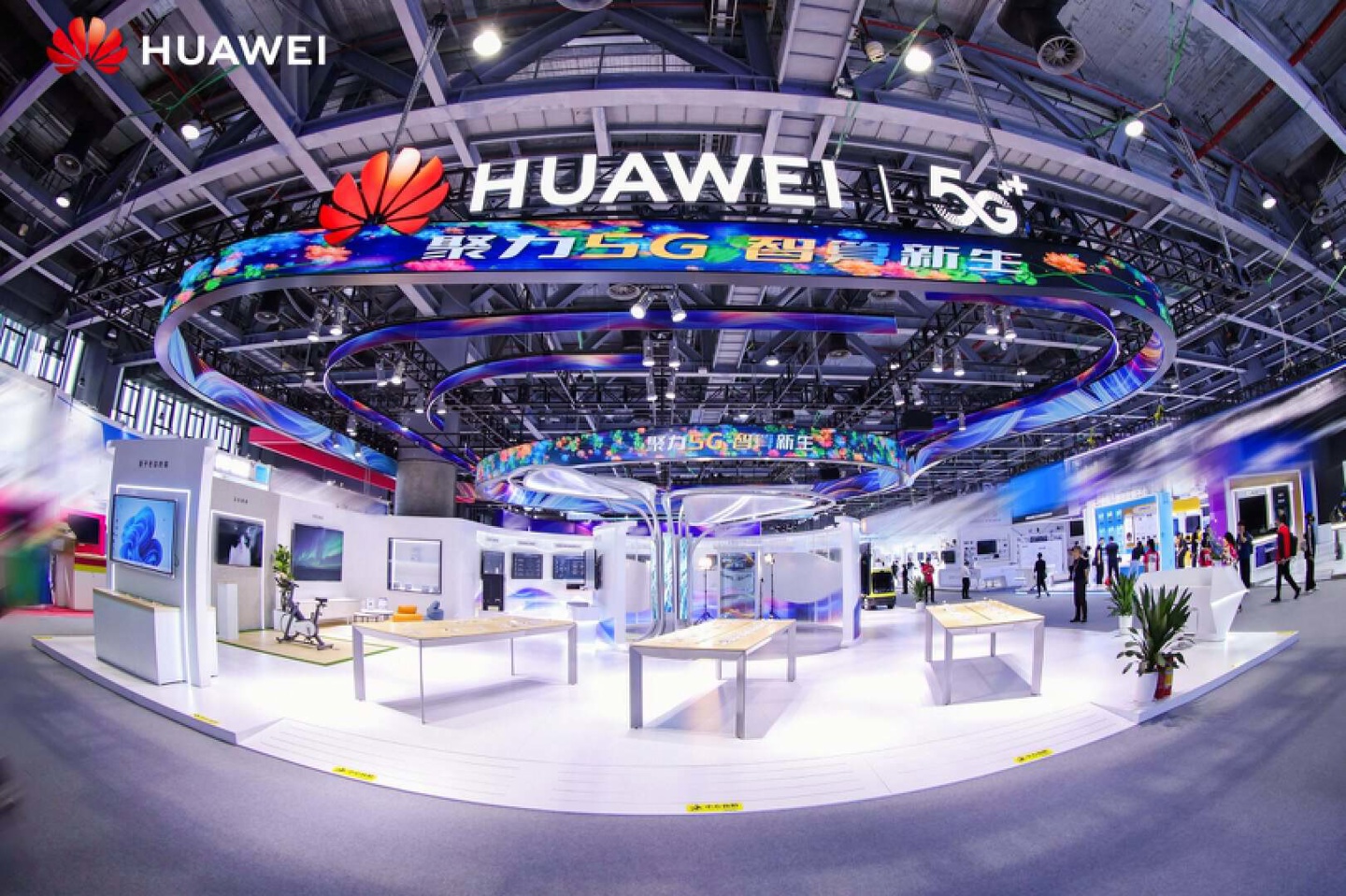 华为终端全场景新品亮相 2023 中国移动全球合作伙伴大会