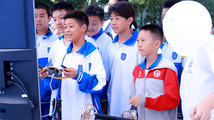 2023全国科普日:威盛展示大国重器与人工智能科学素养提升计划